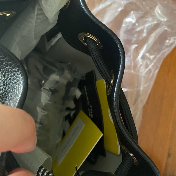 Marc Jacobs Small leather bucket bag - Picture 5 of 5